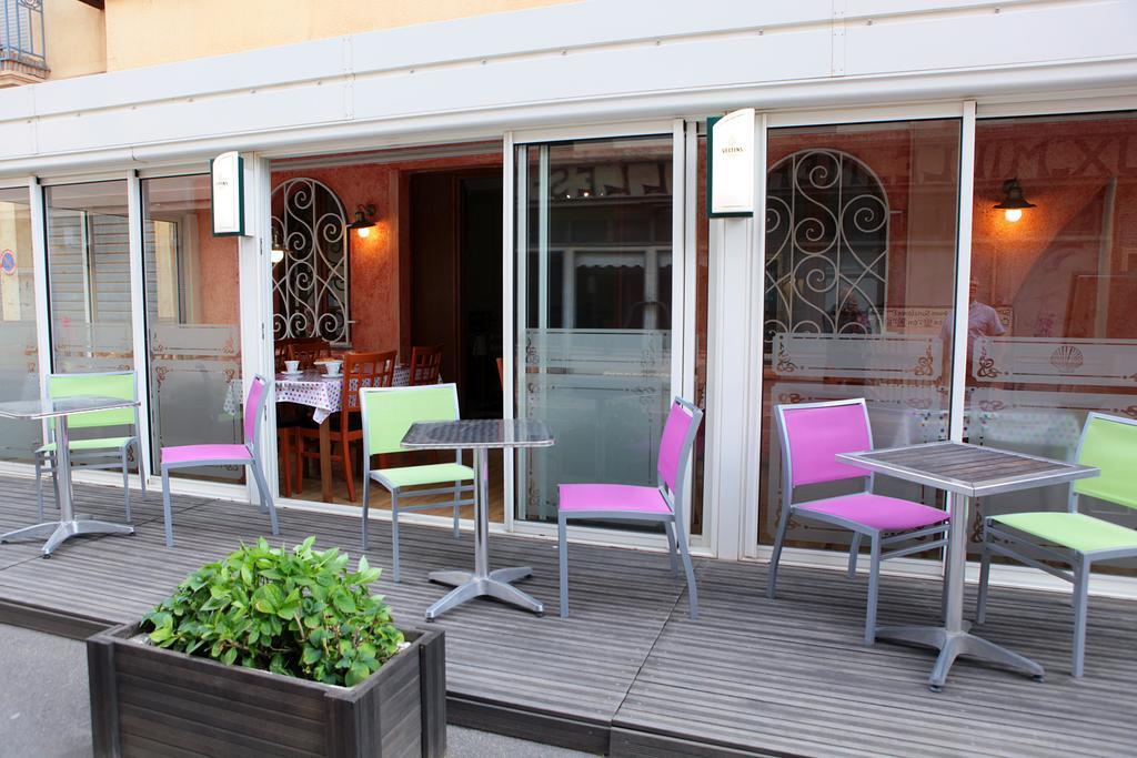 Hotel De La 2*