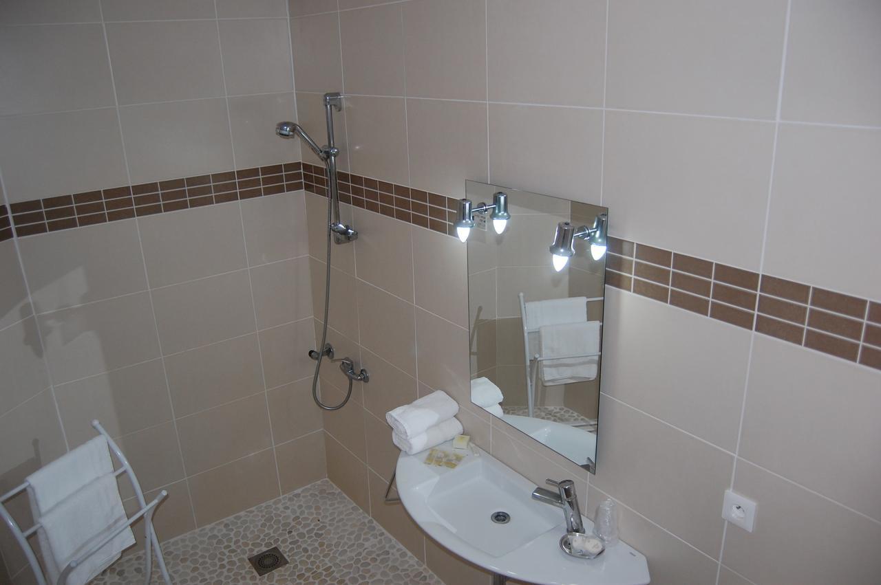 De La Hotel 2*
